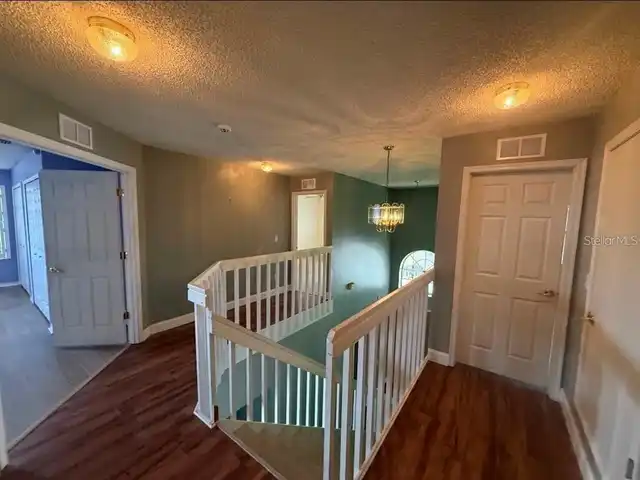 Listing Photo 11