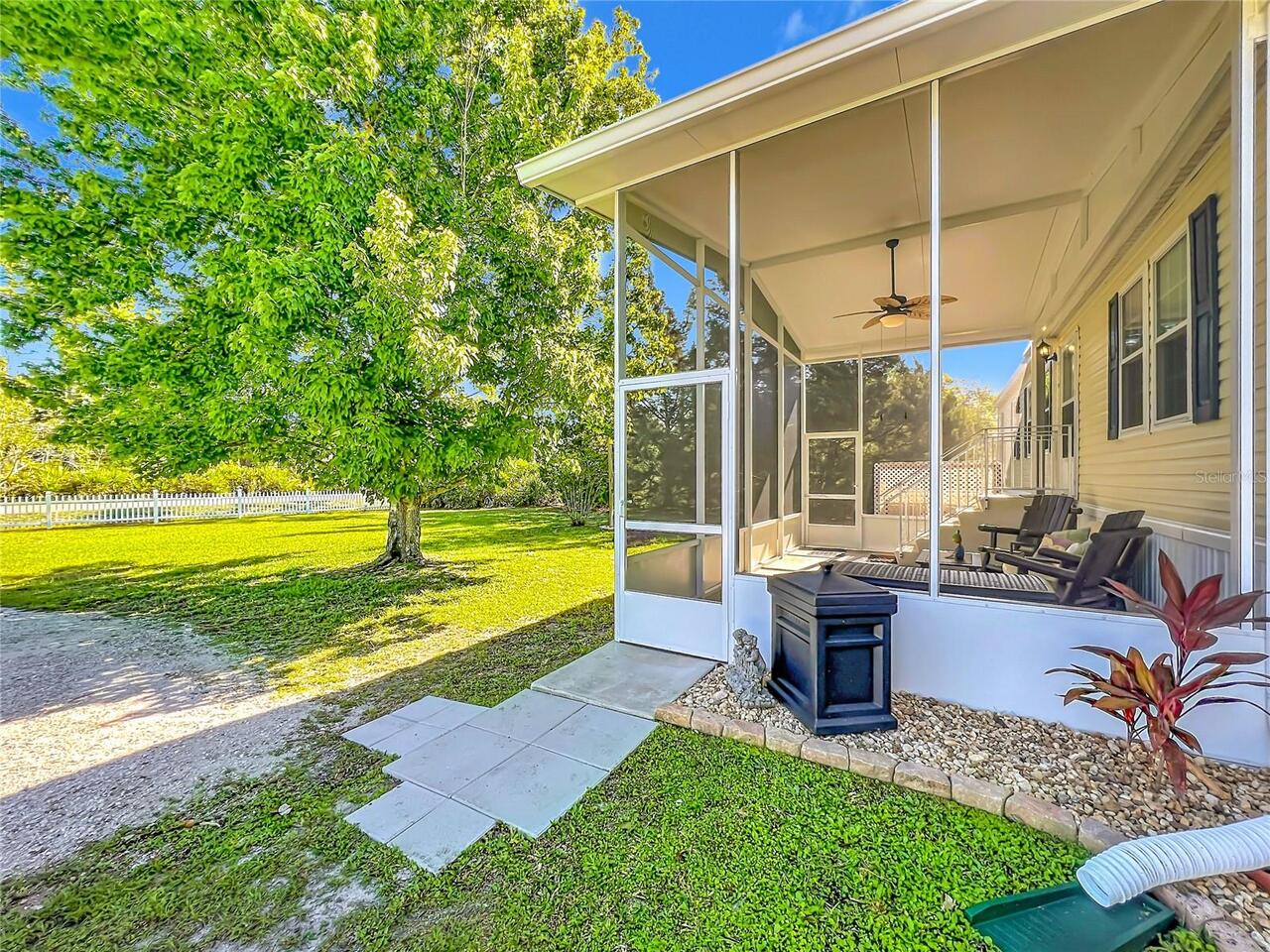 Listing Photo 11