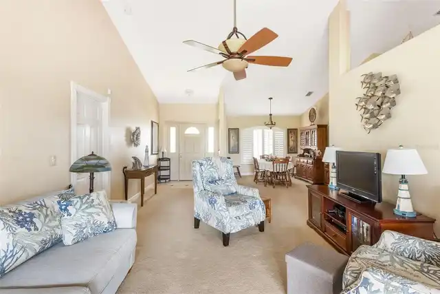 Listing Photo 12