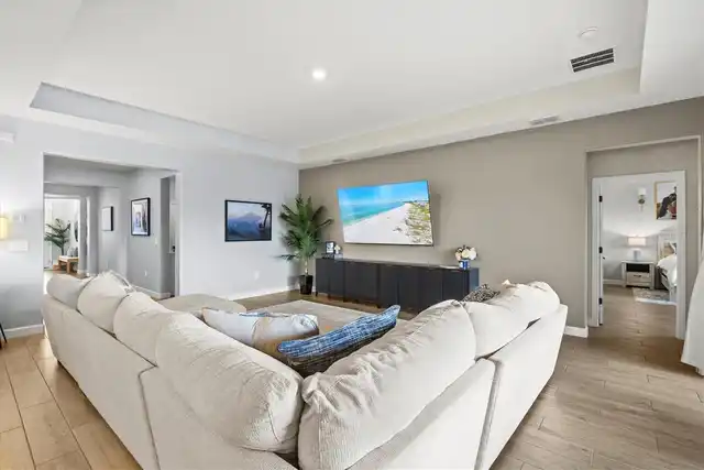 Listing Photo 15