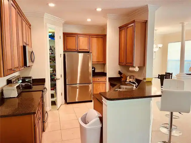 Listing Photo 12