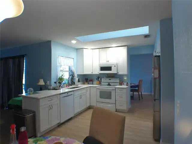 Listing Photo 10