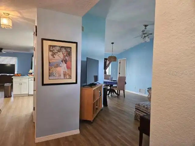 Listing Photo 8