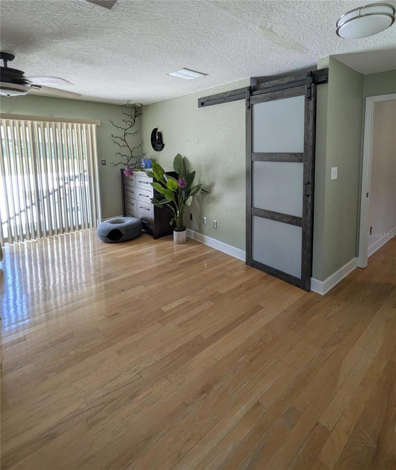 Listing Photo 16