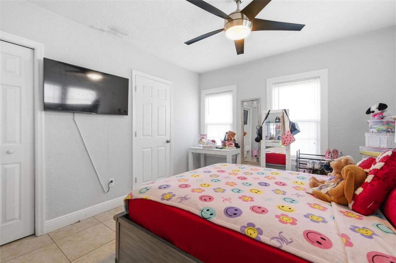 Listing Photo 12
