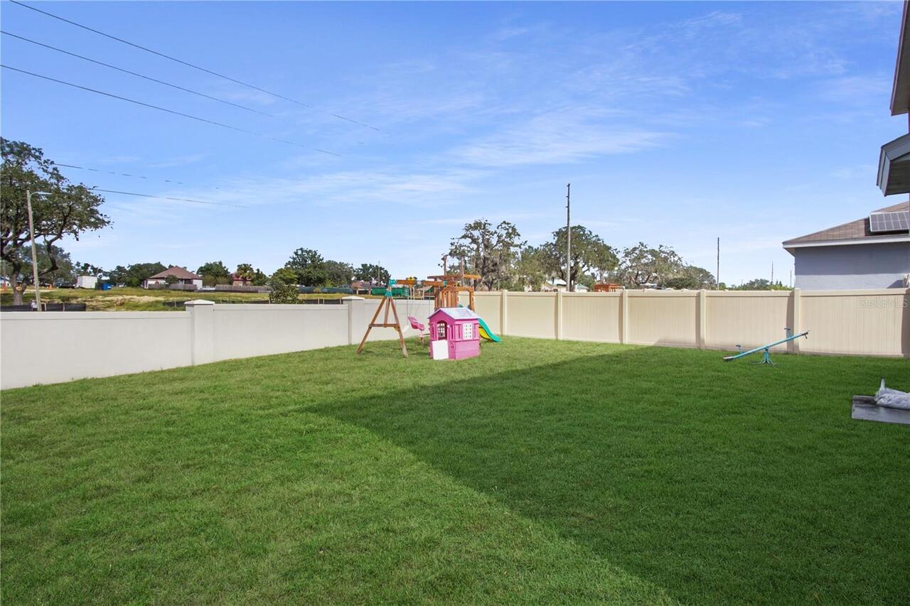 Listing Photo 17