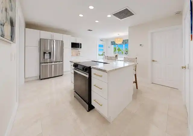 Listing Photo 9