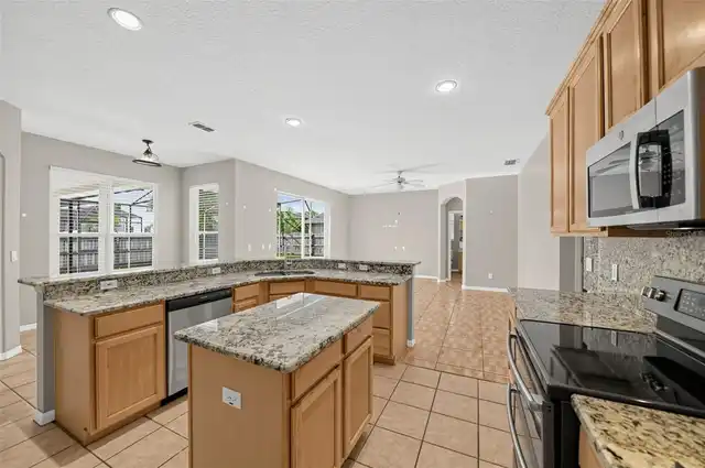 Listing Photo 7
