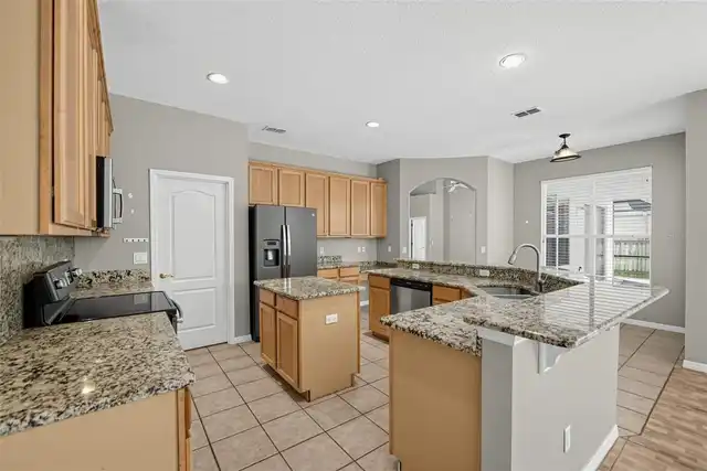 Listing Photo 8