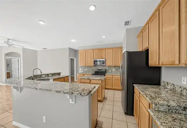 Listing Photo 9