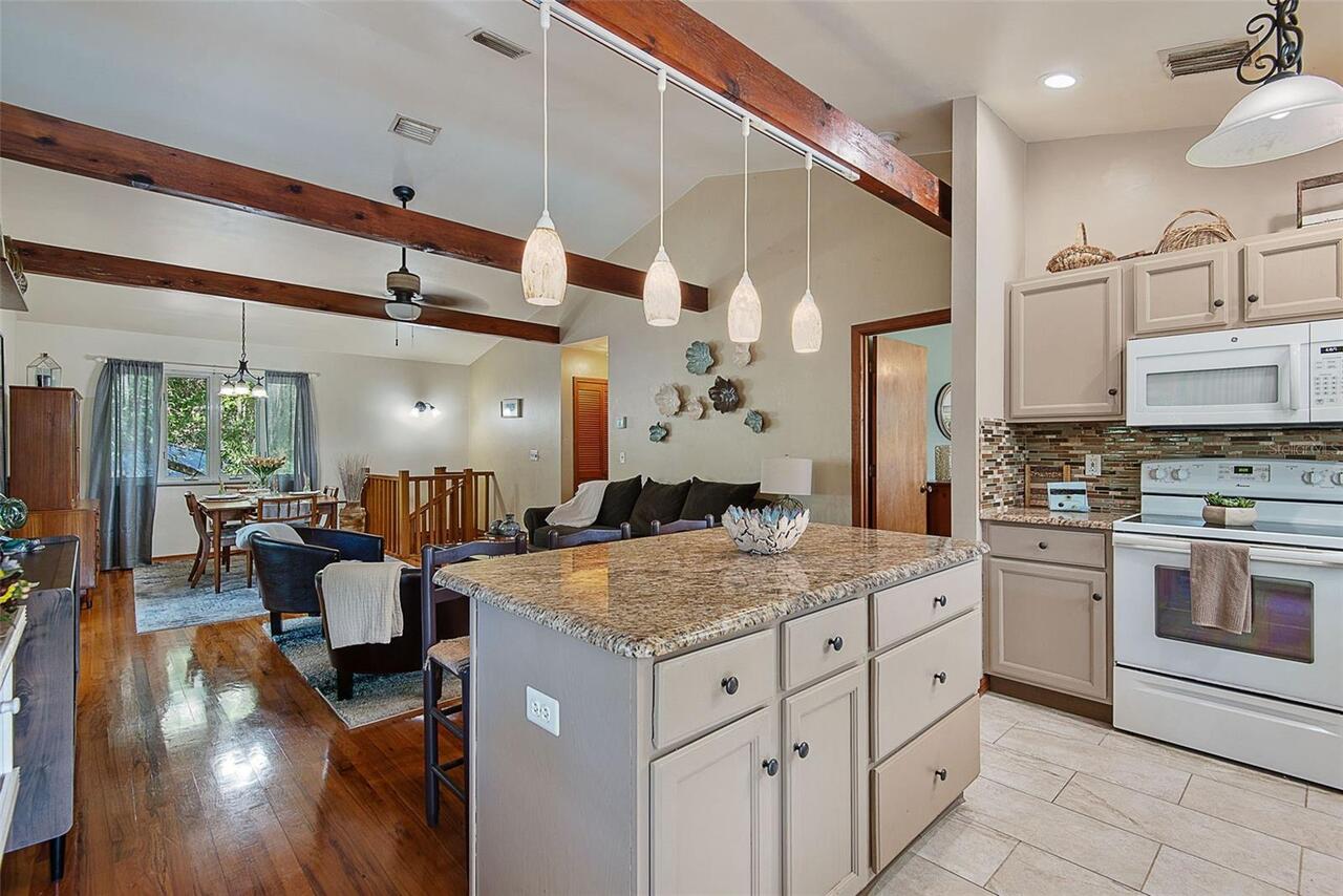 Listing Photo 8