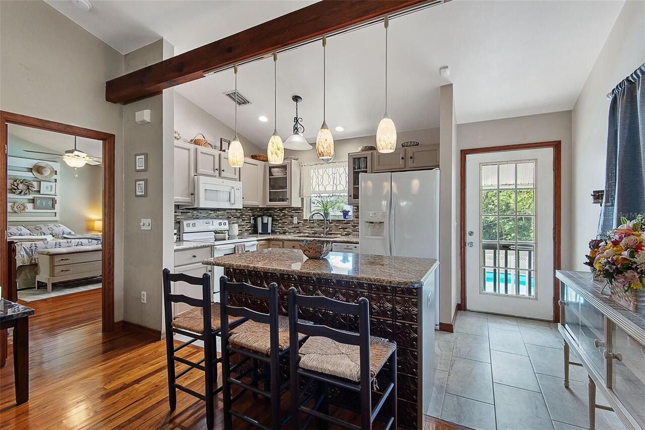 Listing Photo 18