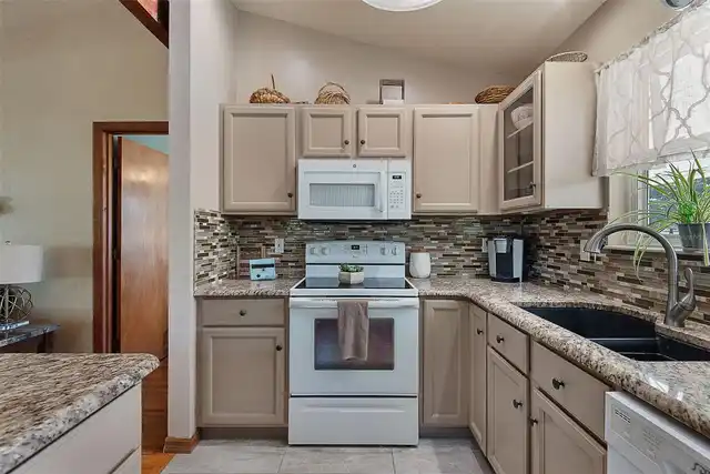 Listing Photo 19