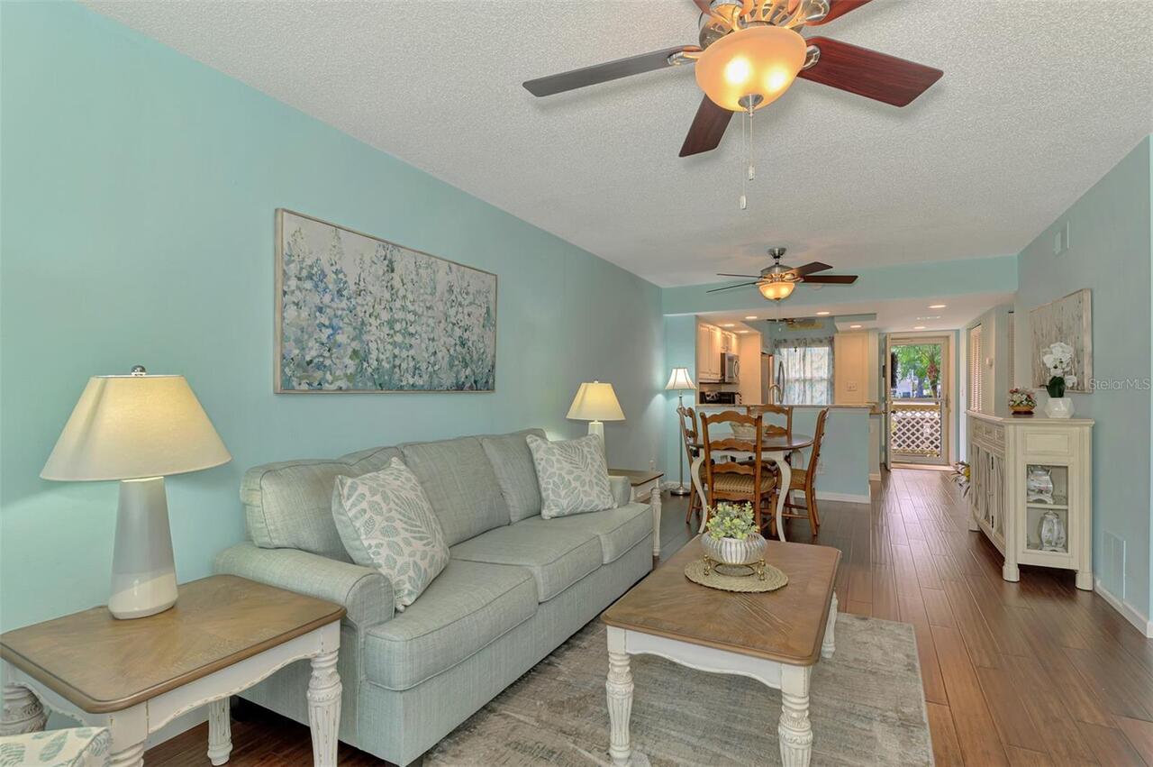 Listing Photo 14
