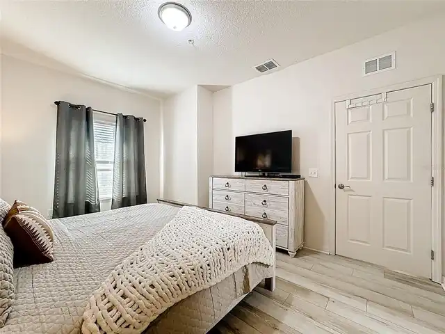 Listing Photo 20
