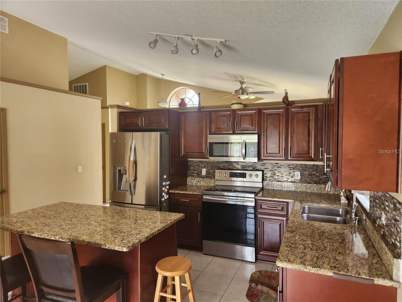 Listing Photo 16