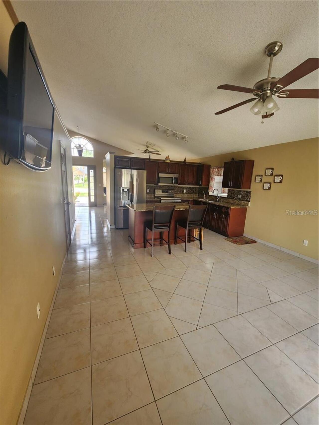 Listing Photo 10