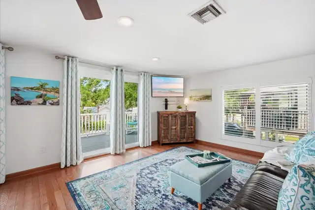 Listing Photo 8