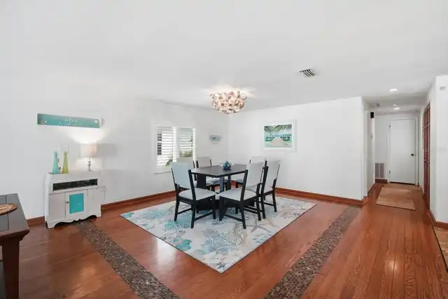 Listing Photo 9