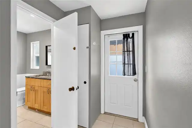 Listing Photo 16