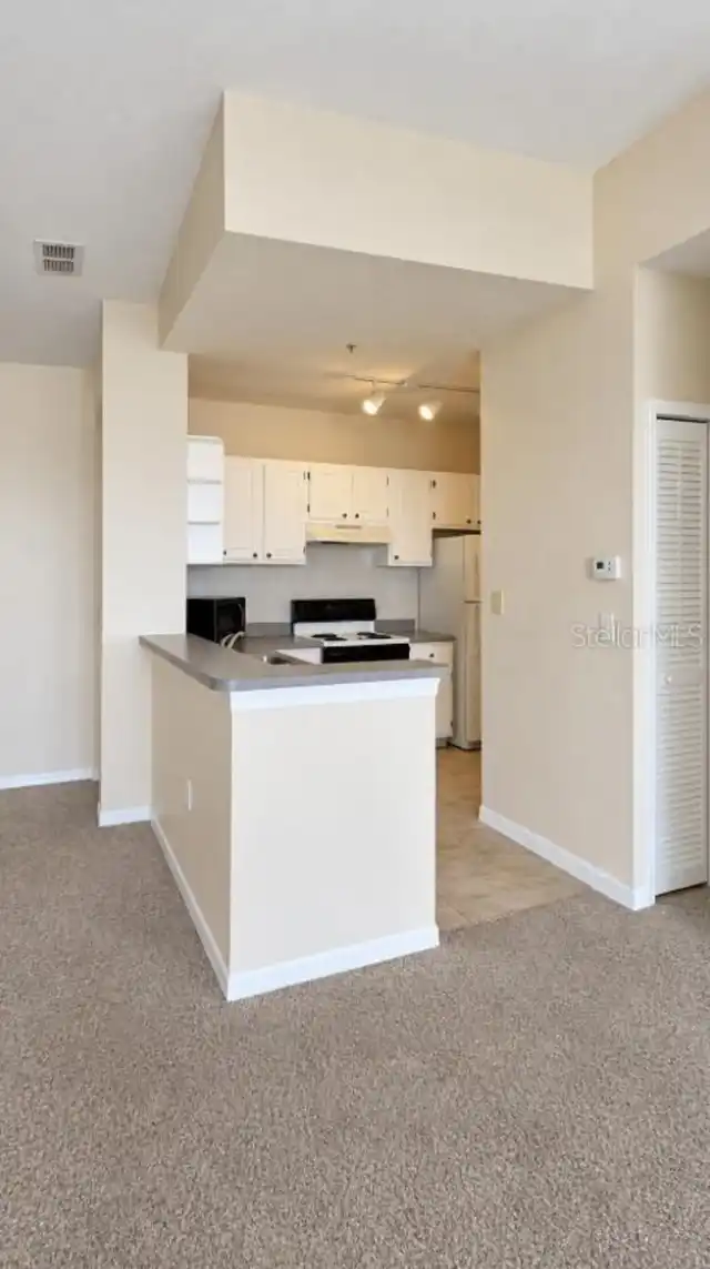 Listing Photo 10