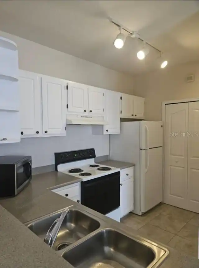 Listing Photo 14