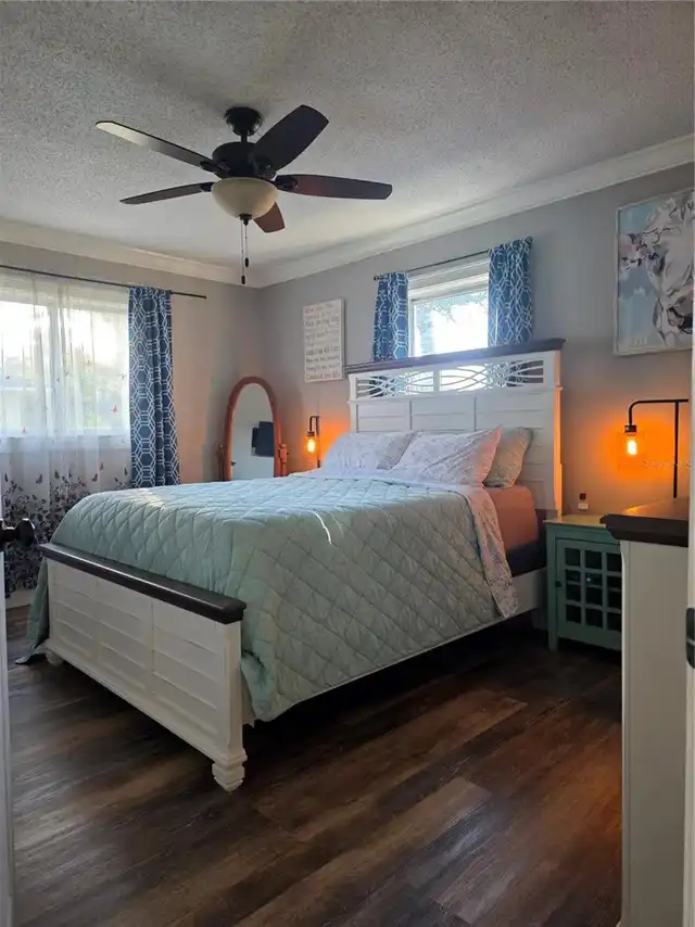 Listing Photo 14