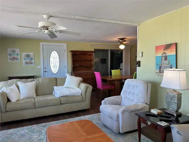 Listing Photo 10