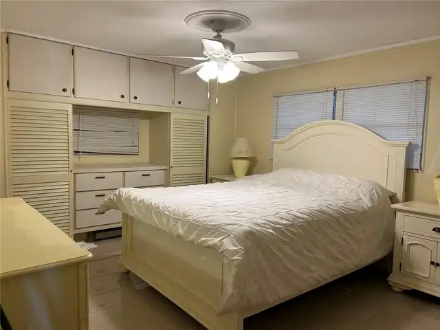 Listing Photo 11