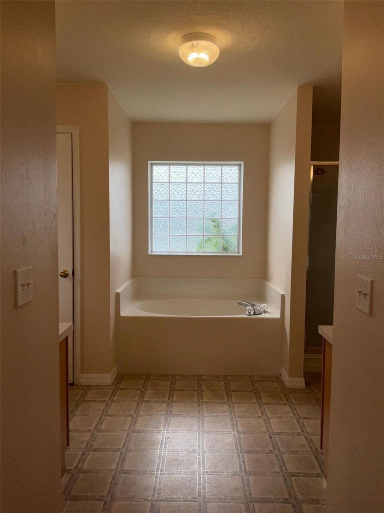 Listing Photo 14