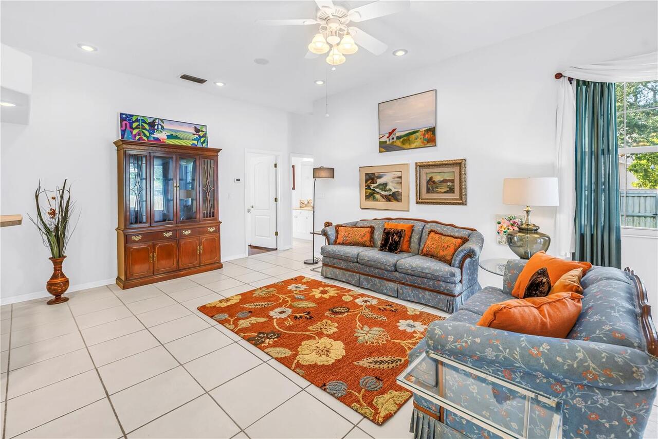 Listing Photo 12