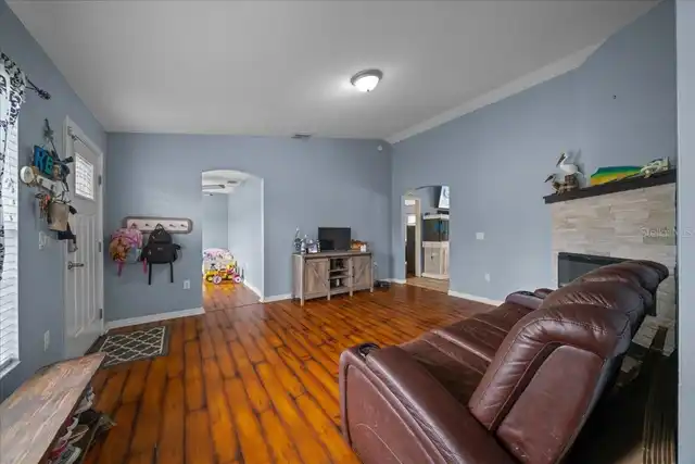 Listing Photo 6