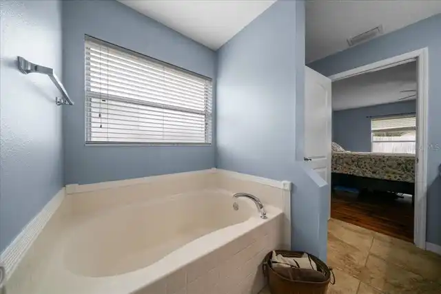 Listing Photo 25
