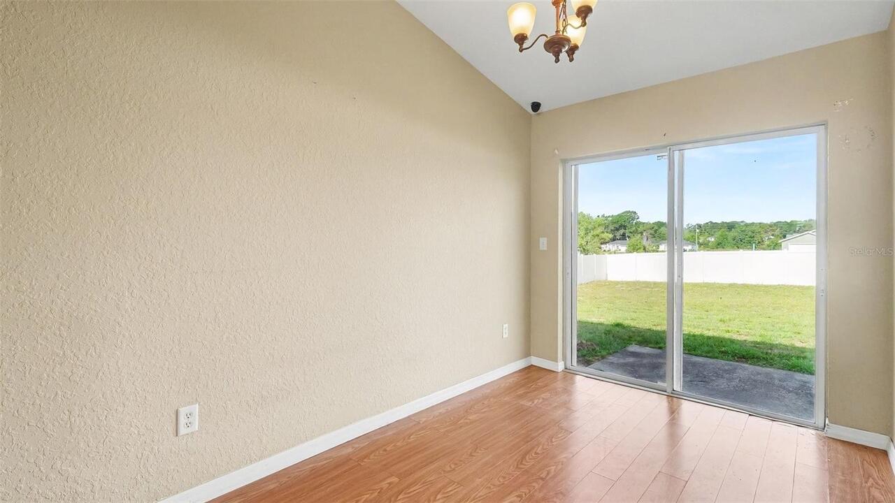 Listing Photo 8