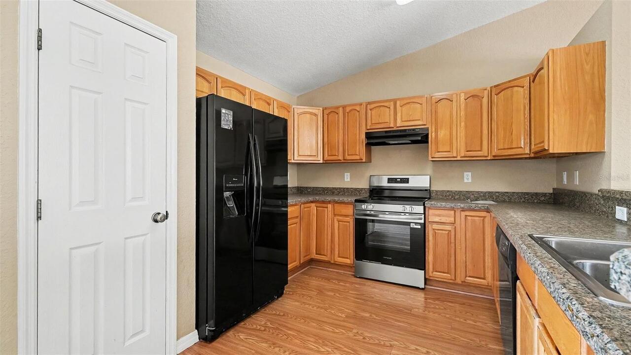 Listing Photo 10