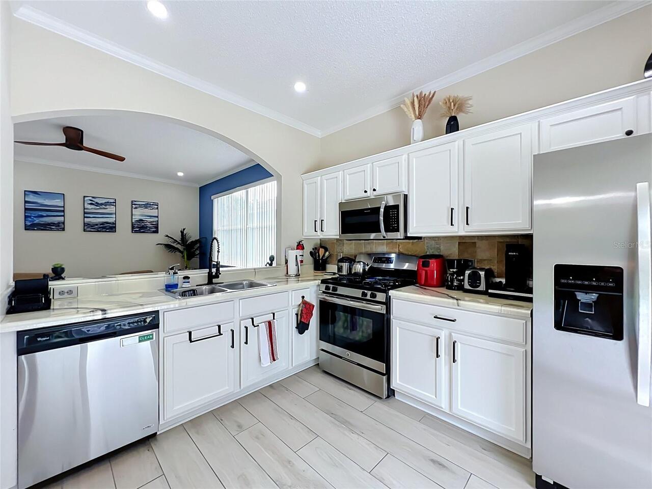 Listing Photo 11