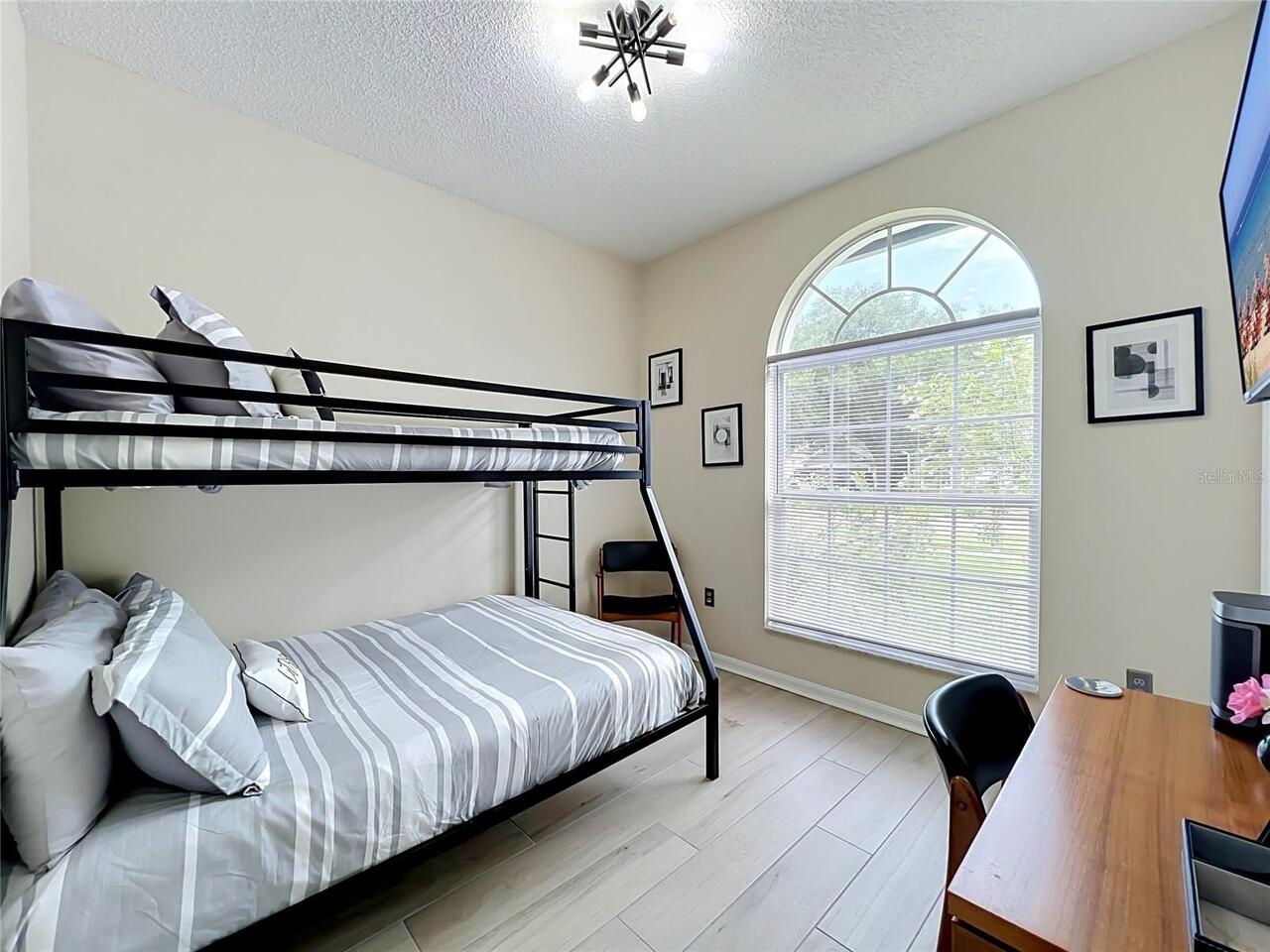 Listing Photo 14