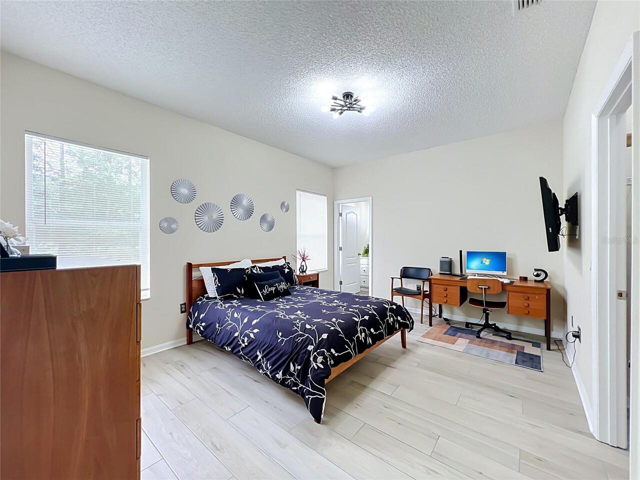 Listing Photo 18