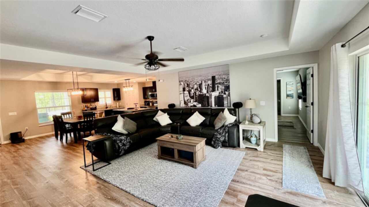 Listing Photo 8