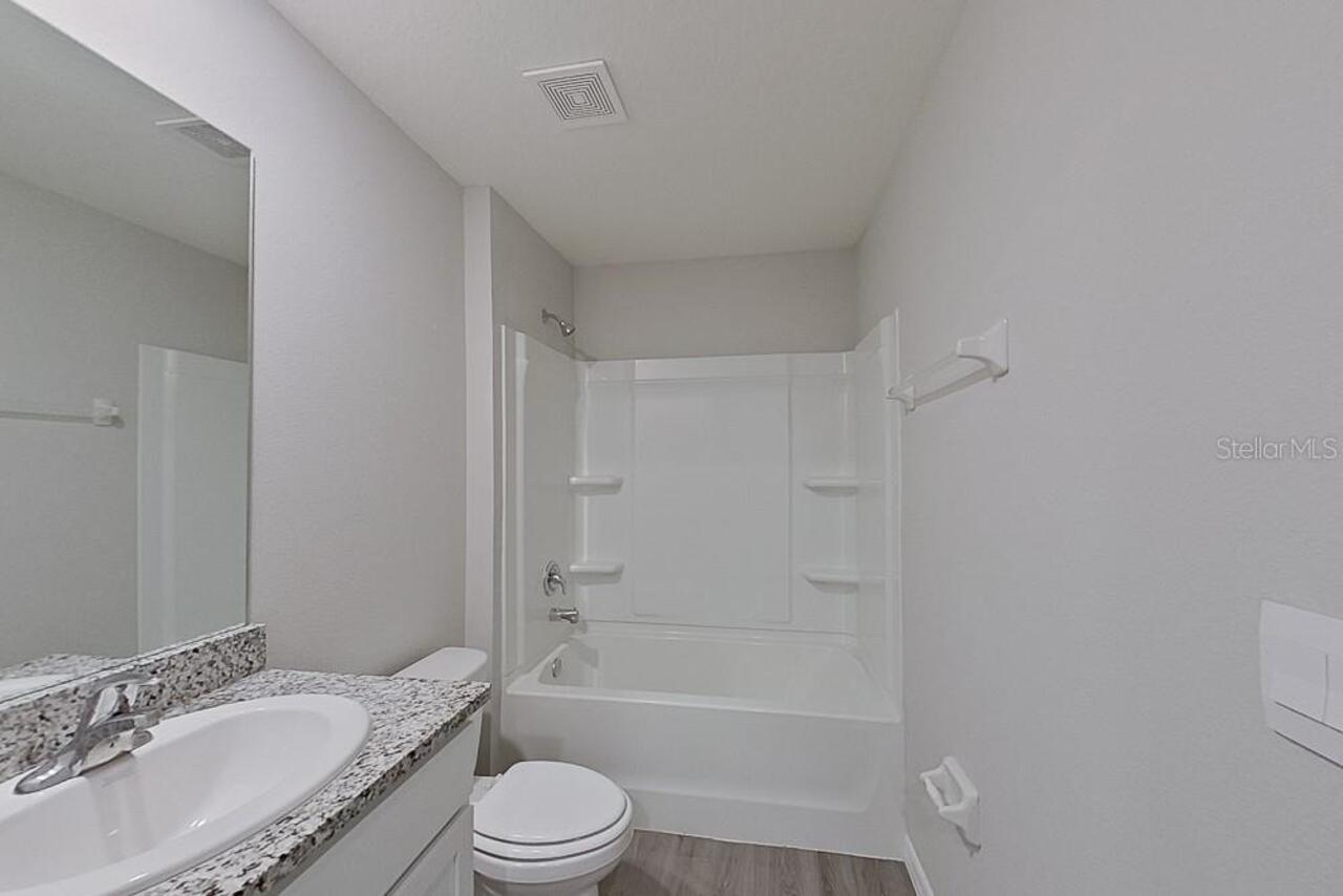 Listing Photo 12