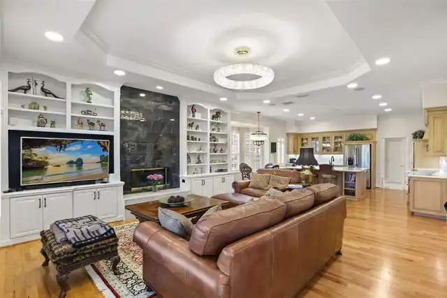 Listing Photo 11