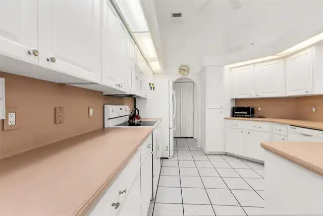 Listing Photo 15
