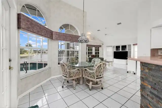 Listing Photo 16