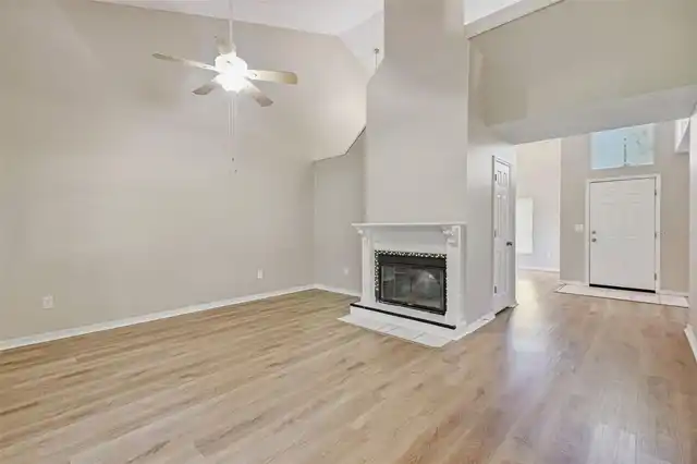 Listing Photo 12