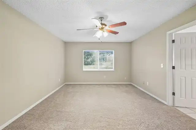 Listing Photo 28