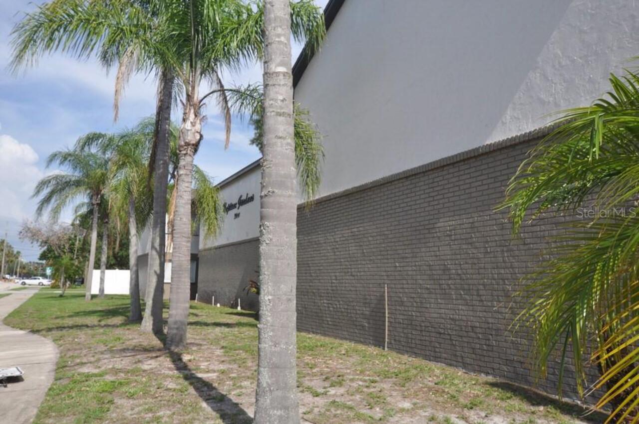 Listing Photo 11