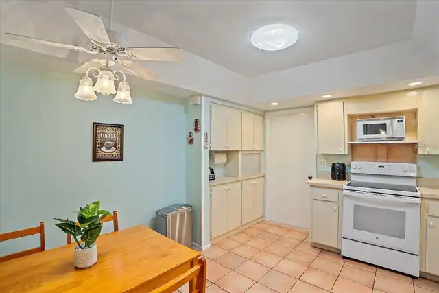 Listing Photo 9