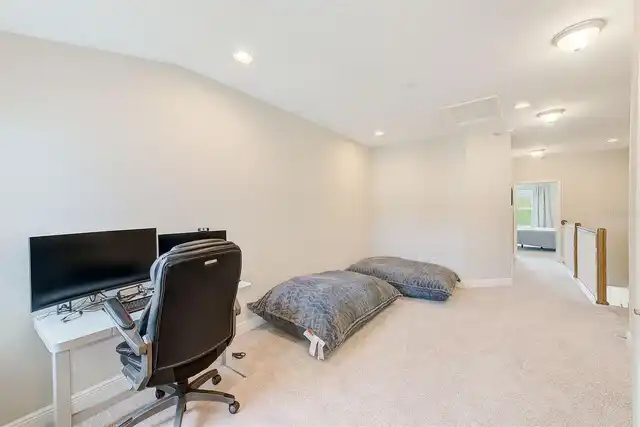 Listing Photo 21