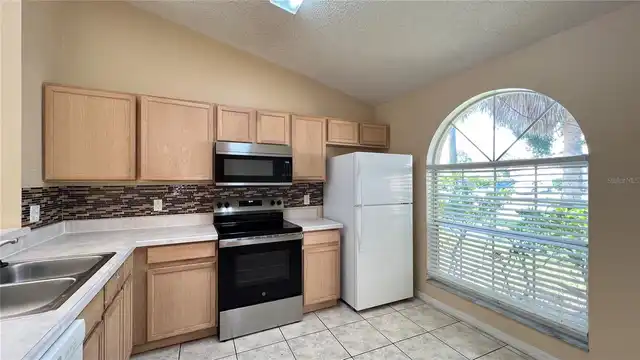 Listing Photo 9
