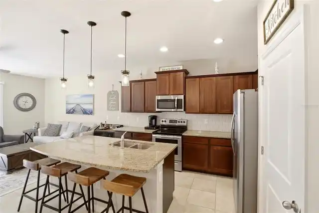 Listing Photo 8
